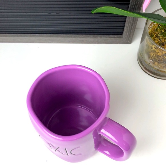 🫶🏽 Rae Dunn TOXIC mug - Picture 3 of 8